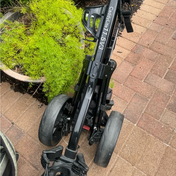 Golf caddy cart 3 wheeler 
Used good conditions - Picture 9 of 9